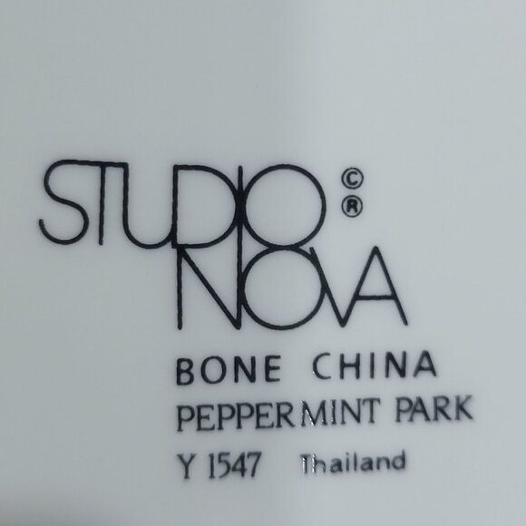 Studio Nova Peppermint Park Dessert Pastry Server Christmas Model Y1547 - Picture 9 of 9